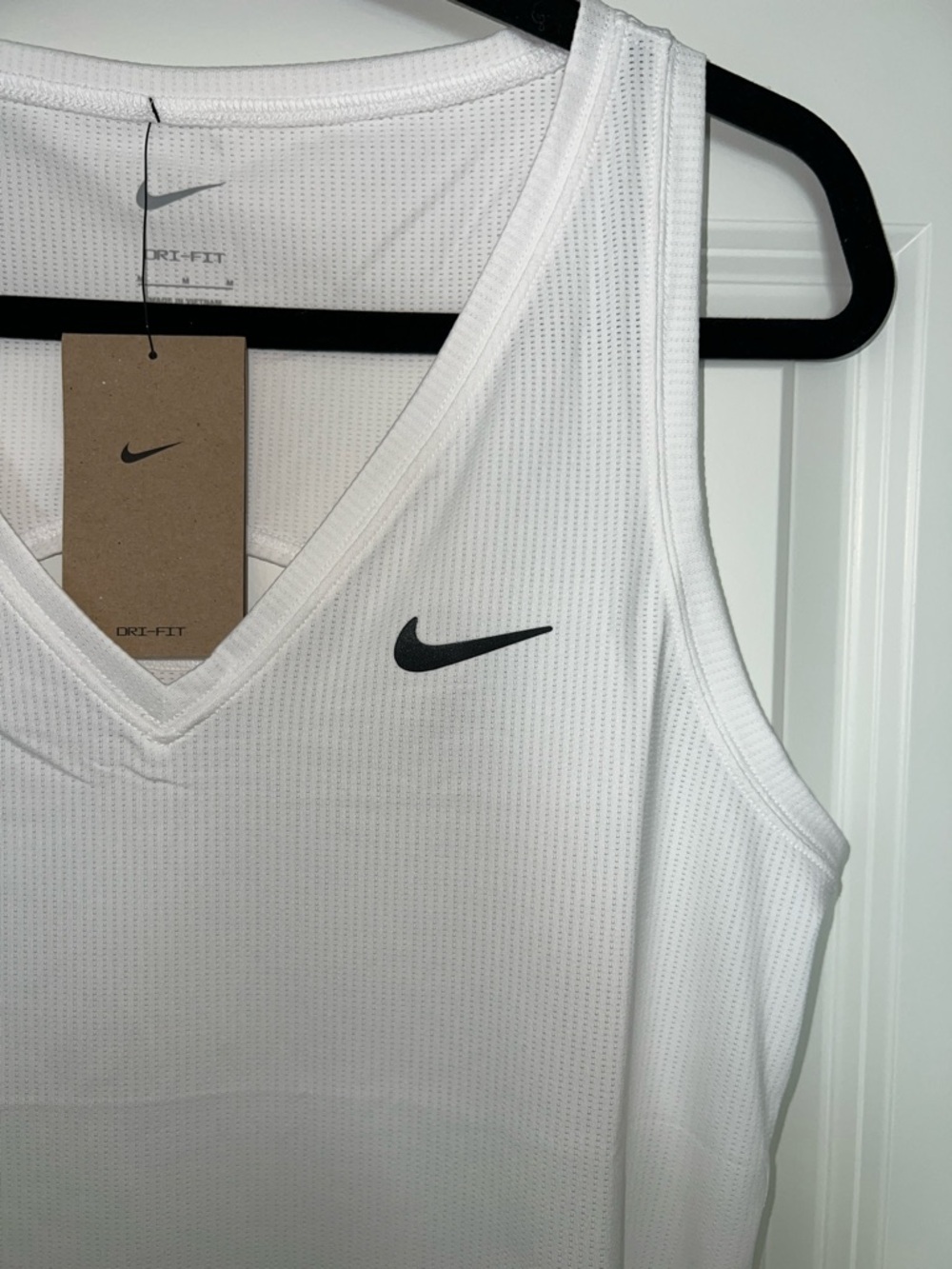 Nike Women's Court Victory Tennis Tank Top Sleeveless Size M NWT - Picture 3 of 8